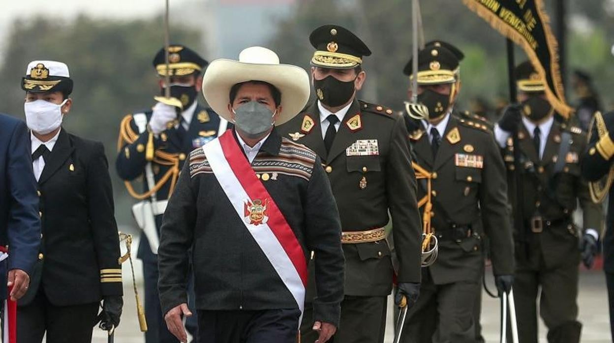 Pedro Castillo en un desfile militar el pasado 30 de julio