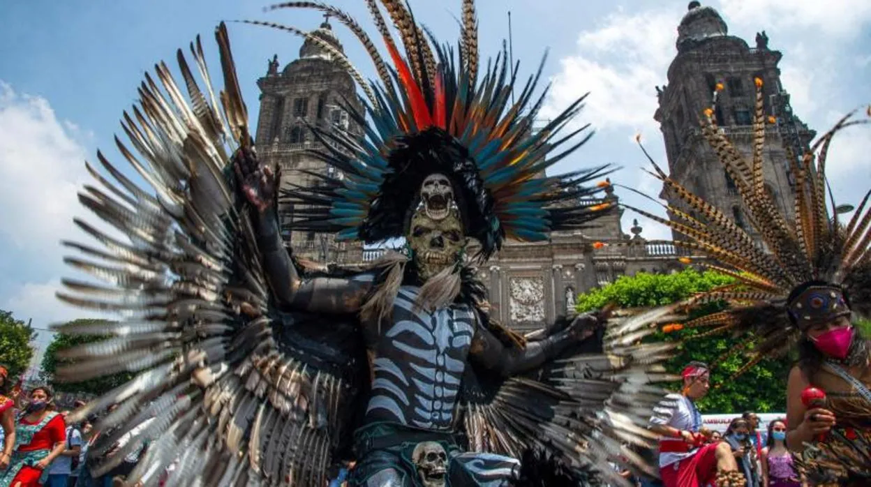 Conmemoración de los 500 años de la caída de Tenochtitlan en la plaza del Zócalo de Ciudad de México