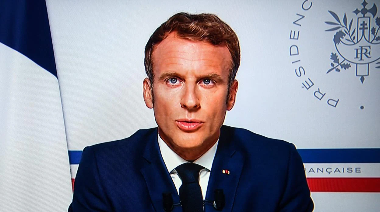El presidente Macron, durante su intervención televisiva este lunes