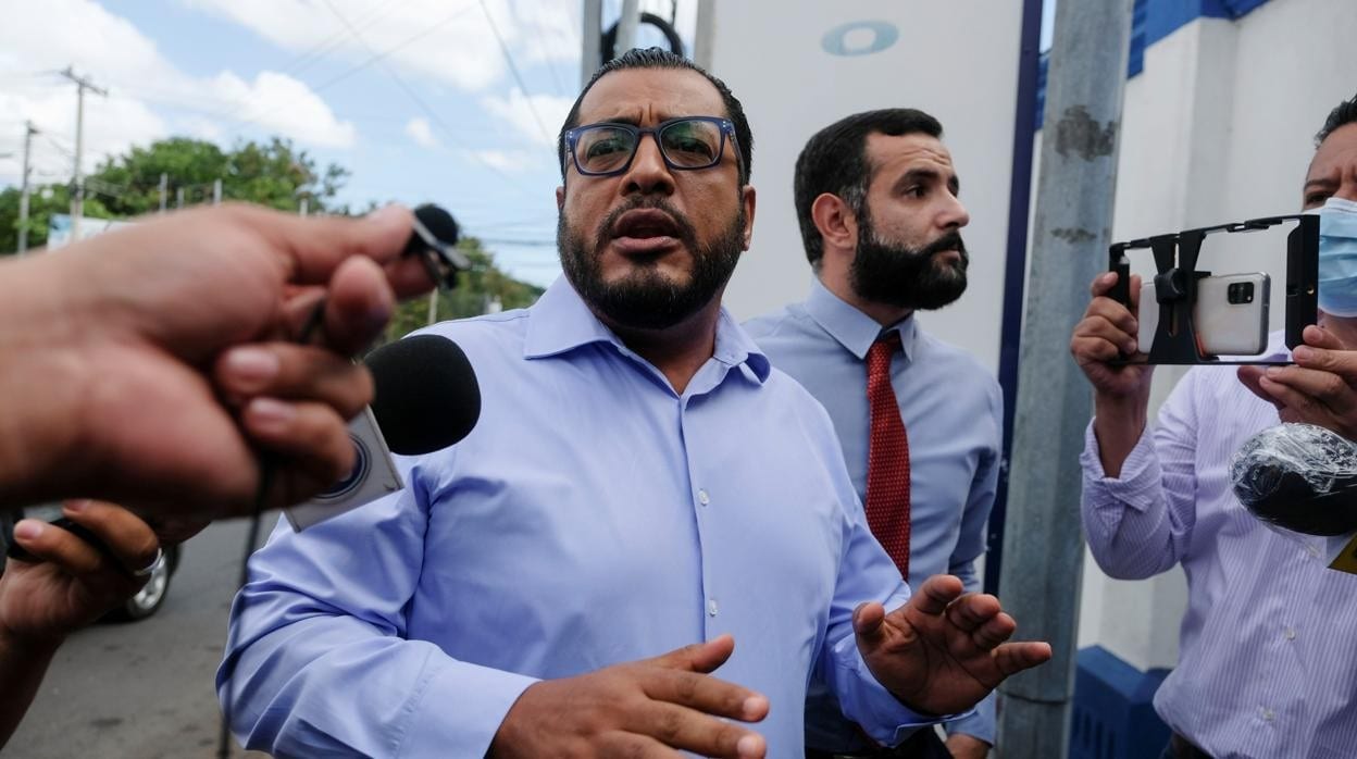 El precandidato a la Presidencia de Nicaragua, Félix Maradiaga, poco antes de ser detenido