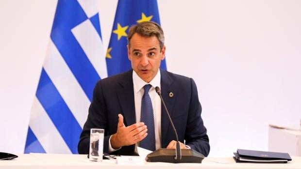 Mitsotakis remodela su gabinete tras las críticas por los incendios forestales pero mantiene a los ministros clave