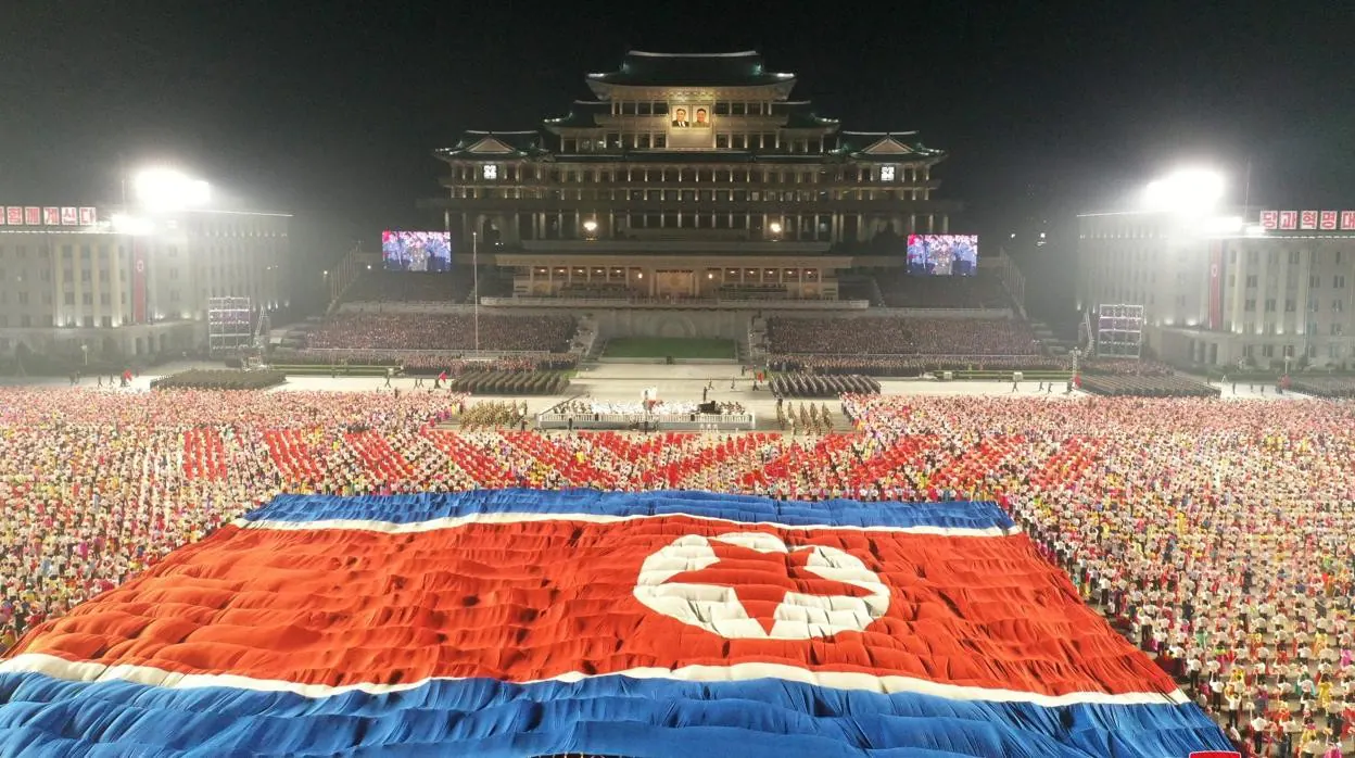 Imagen de la plaza Kim Il-sung durante el desfile