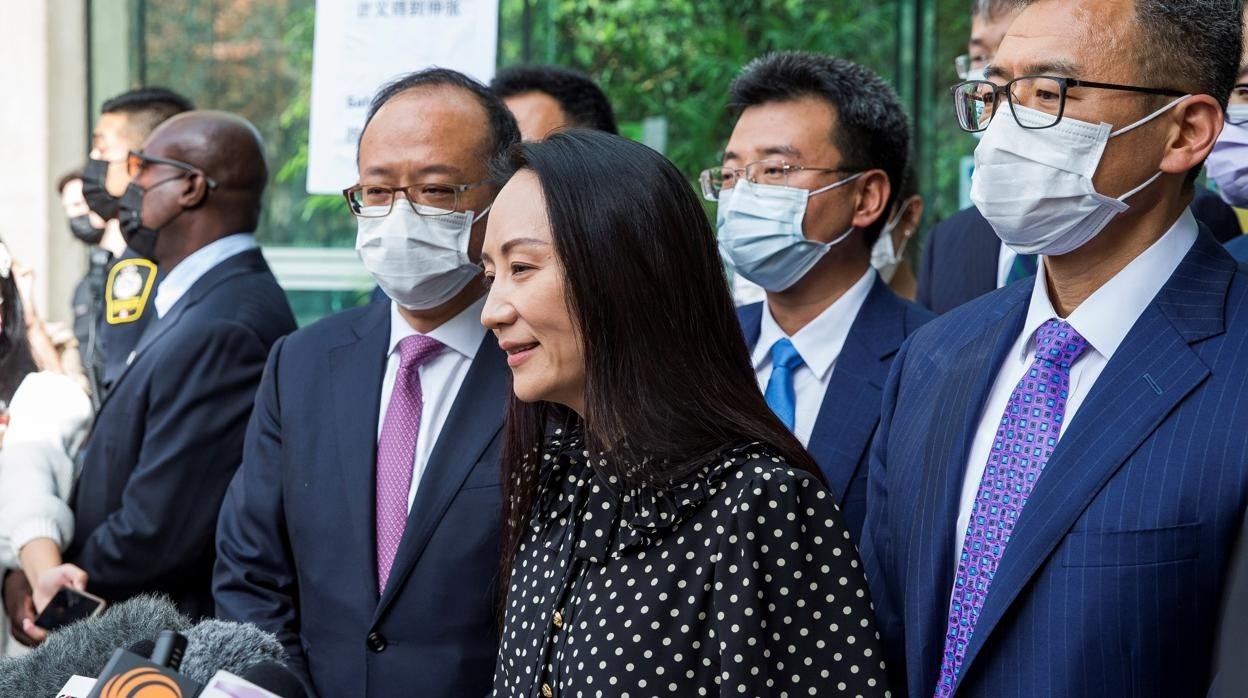 Meng Wanzhou, vicepresidenta de Huawei, ayer saliendo del tribunal de Vancouver