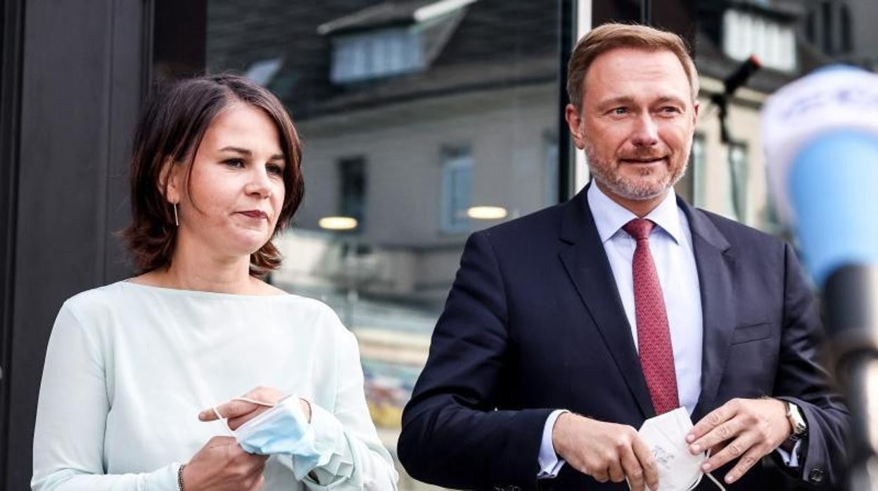 La líder verde y el dirigente liberal, tras su encuentro