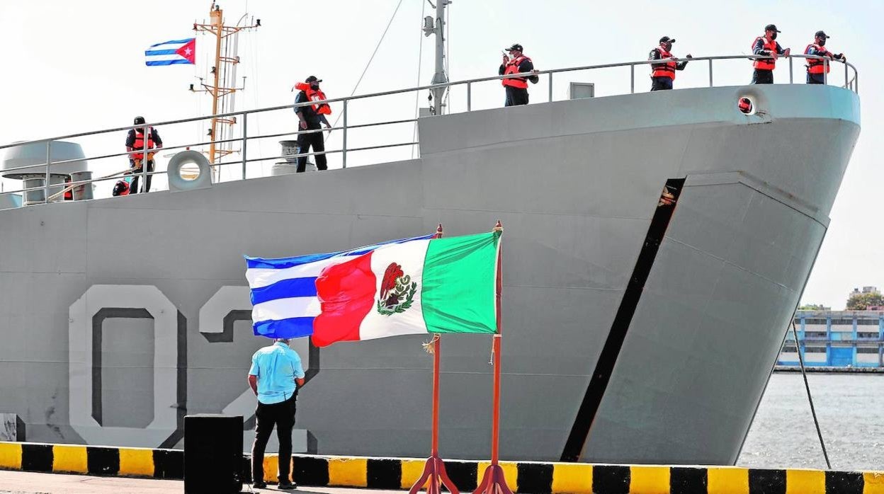 Un barco mexicano con ayuda supuestamente humanitaria es recibido en La Habana