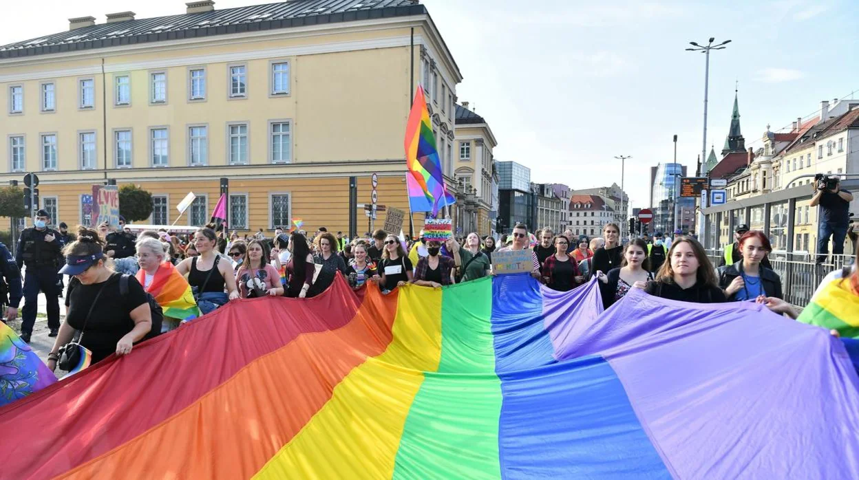 Marcha por la Igualdad en apoyo de los derechos LGBT (lesbianas, gays, bisexuales y transexuales), en Breslavia
