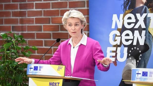 Von der Leyen, «profundamente preocupada» por la decisión del Gobierno polaco