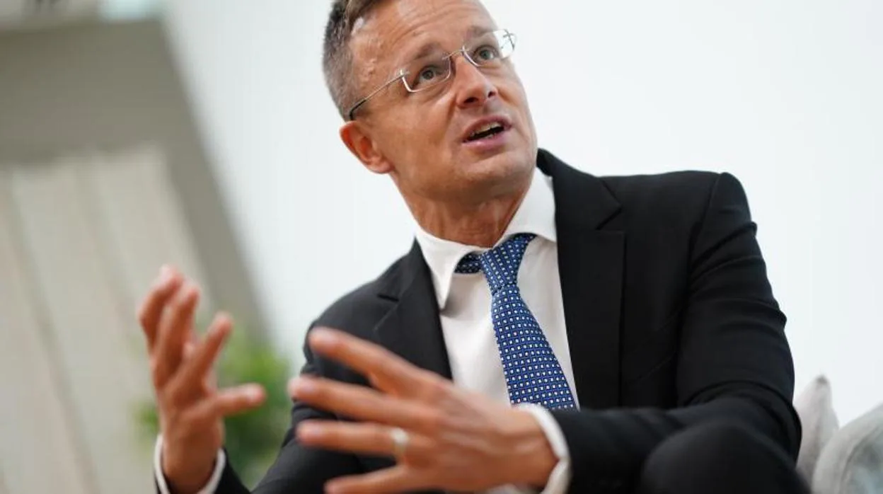 El ministro de Asuntos Exteriores de Hungría, Péter Szijjártó, durante la entrevista en la sede de ABC