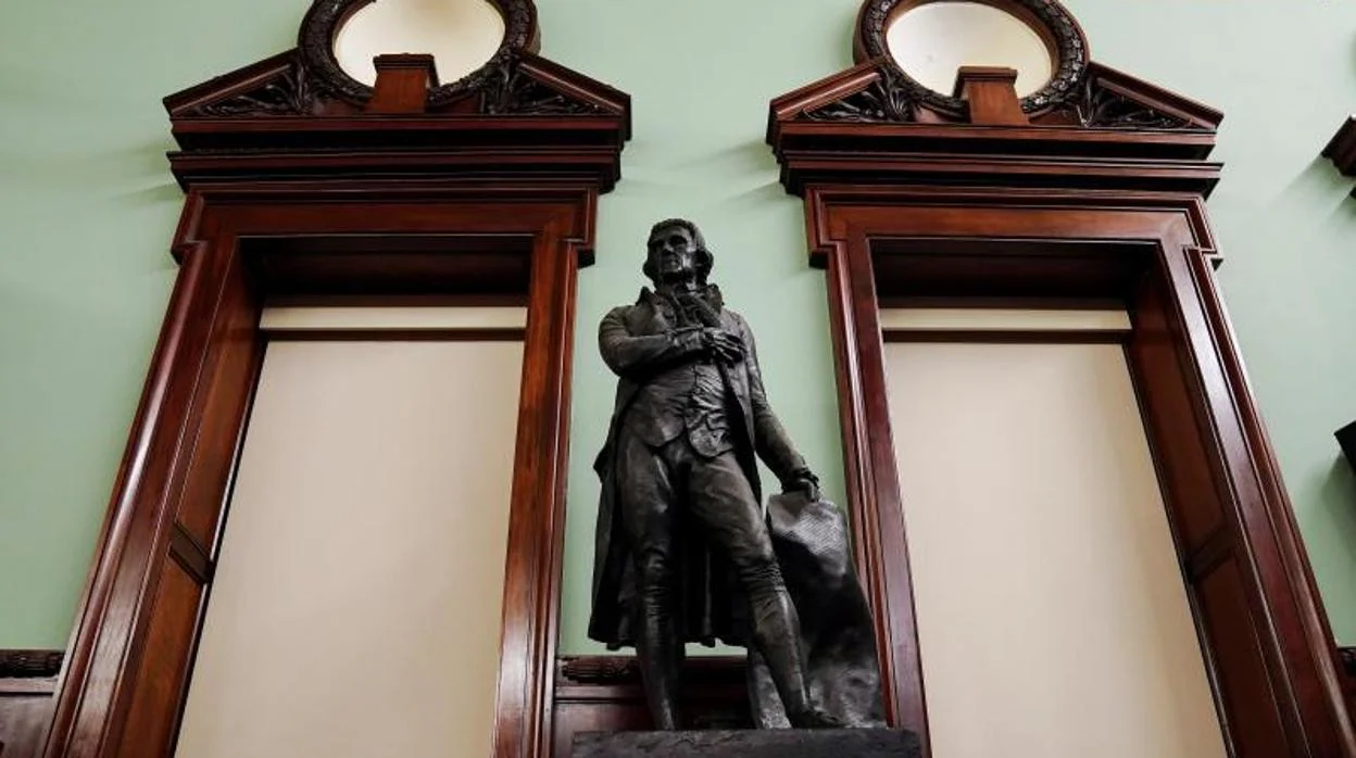 Estatua de Thomas Jefferson en la sede del Ayuntamiento en Nueva York
