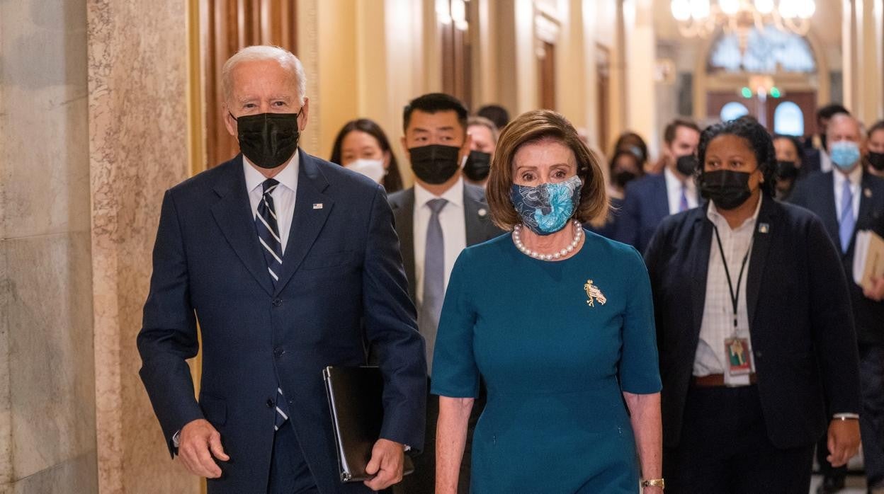 Biden comparece en el Congreso de EE.UU. junto a Nancy Pelosi