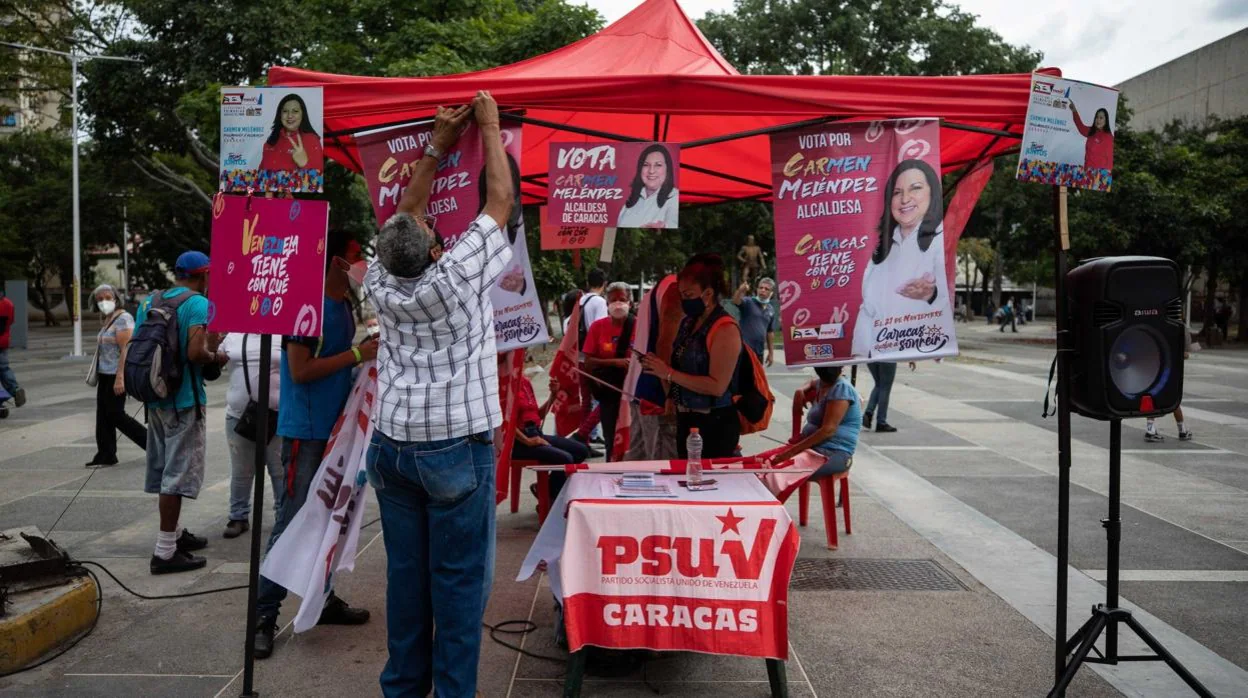 Actos de campaña política a favor de candidatos adeptos al gobierno de Nicolás Maduro