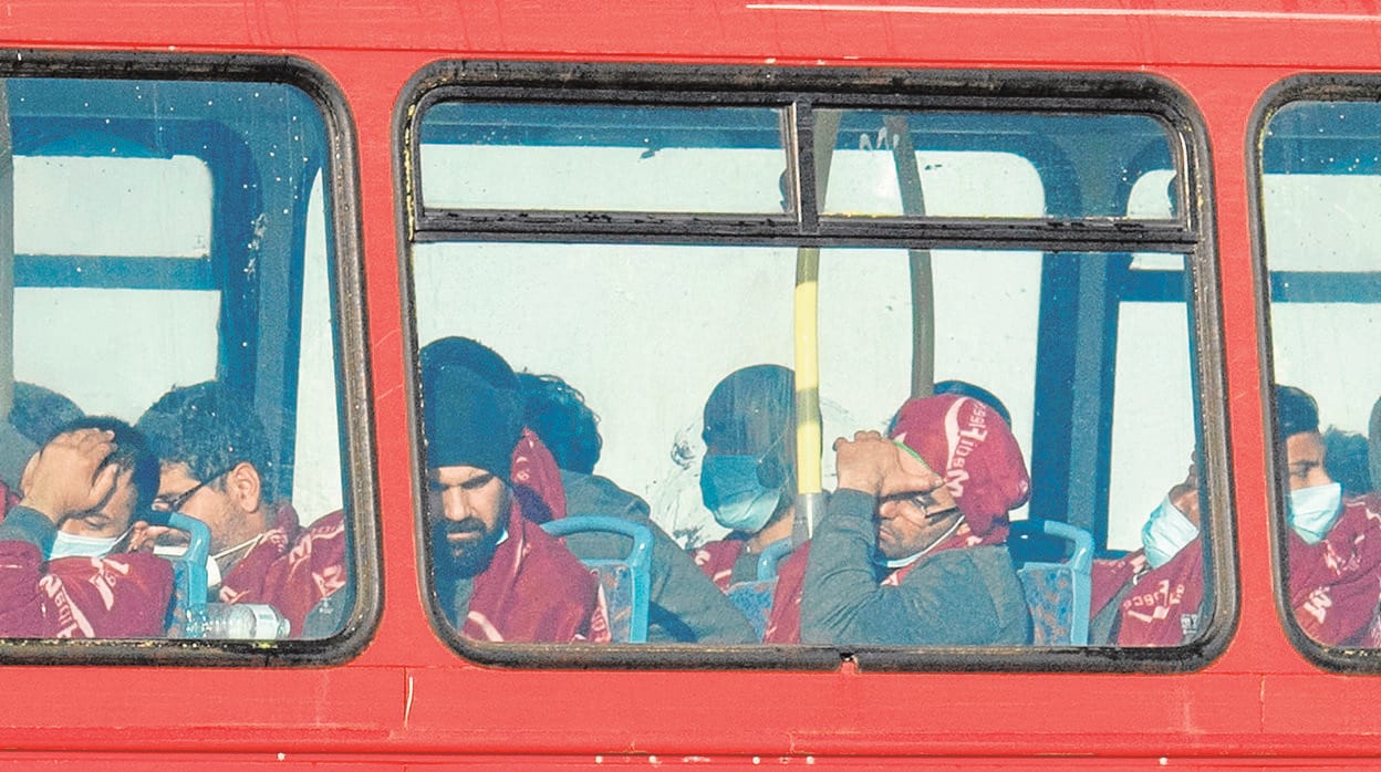 Ilegales detenidos en Dover tras cruzar el Canal de la Mancha