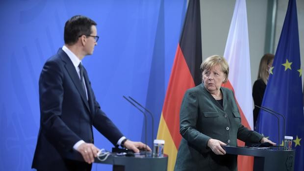 Merkel se alinea con Polonia contra la «guerra híbrida» declarada por Bielorrusia