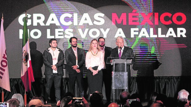 López Obrador, contra las cuerdas por un caso de corrupción de sus hijos