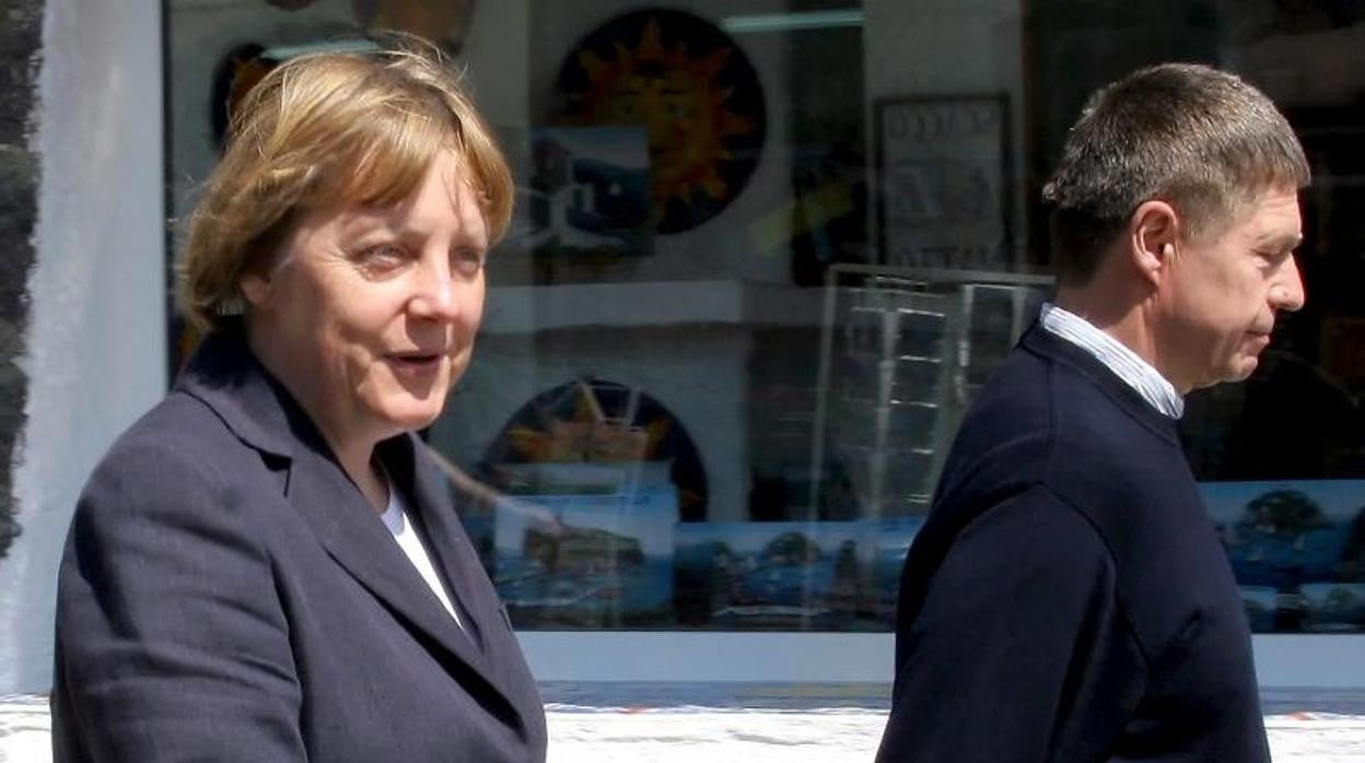 Angela Merkel, con su marido, Joaquim Sauer, durante unas vacaciones en Italia