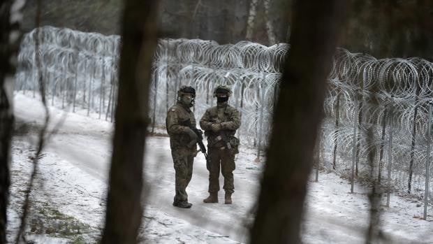 Llegan a Polonia soldados británicos para asegurar la frontera con Bielorrusia