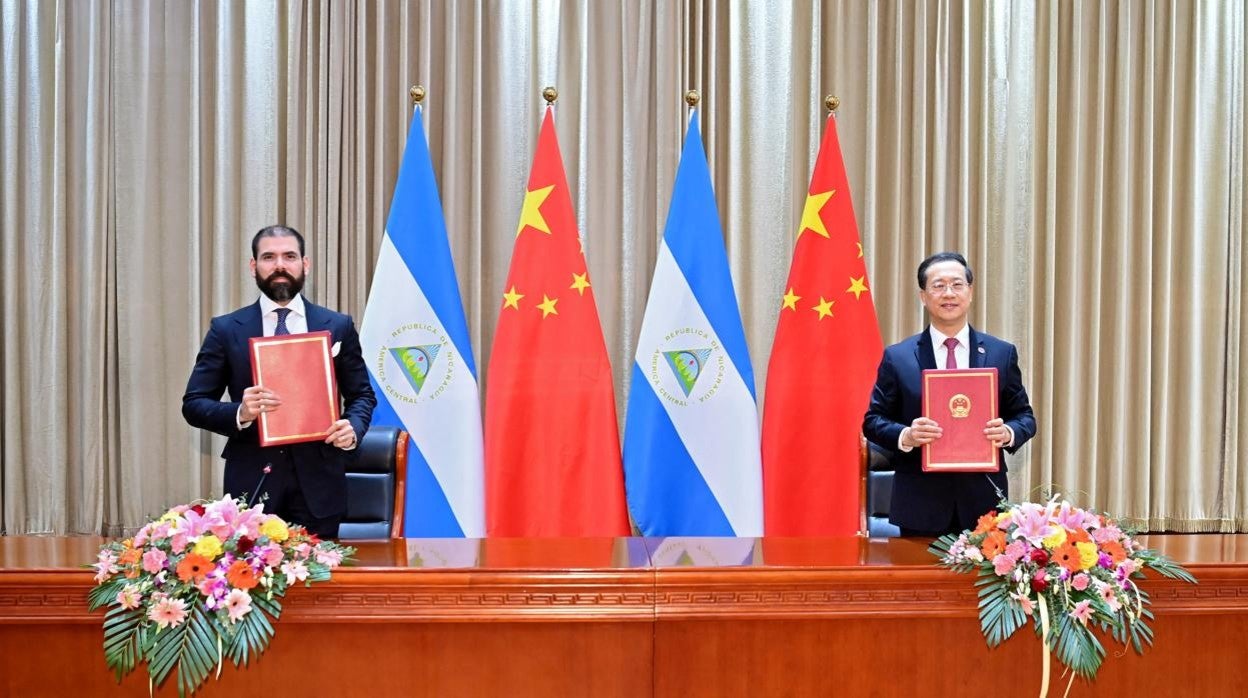 Encuentro entre el hijo de Daniel Ortega, Laureano, y el representante del Gobierno chino, Ma Zhaouxu, en Tianjin (China)