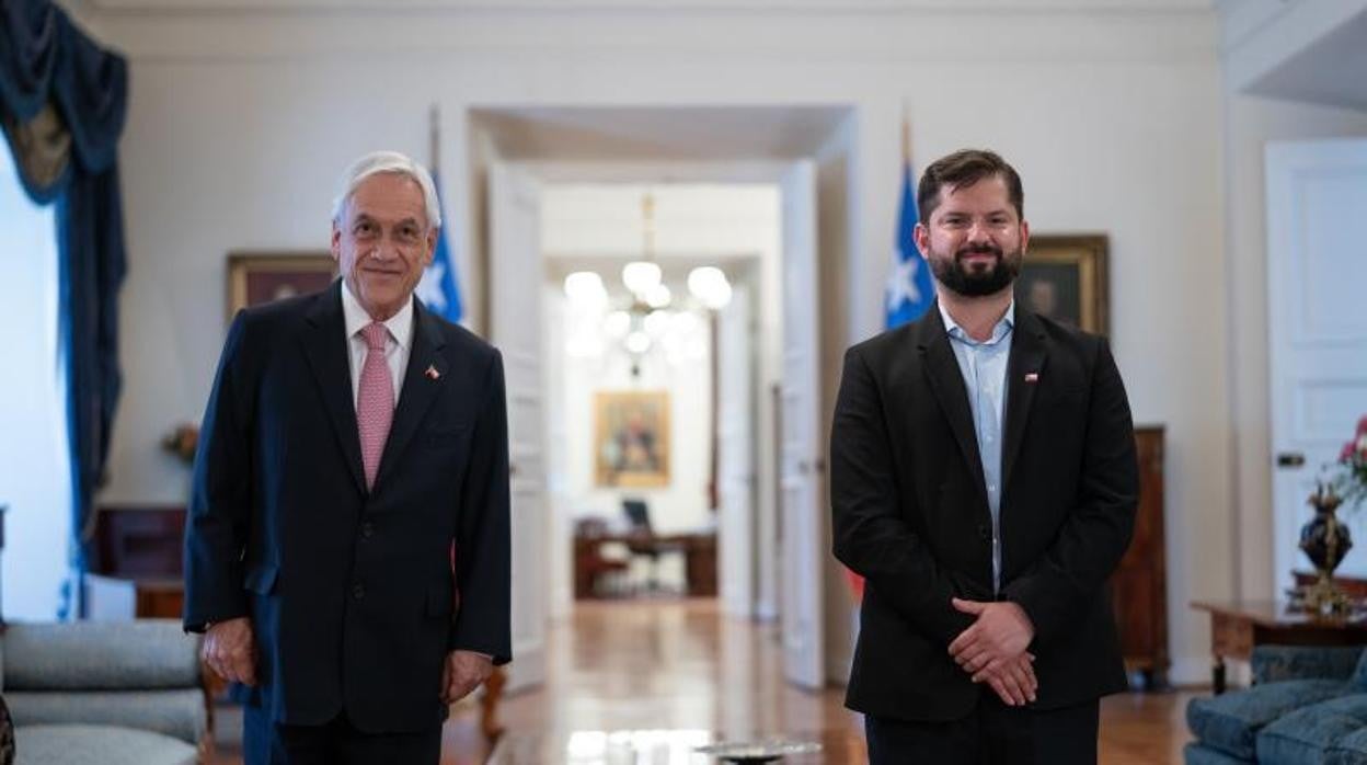 Boric y Piñera en el Palacio de la Moneda