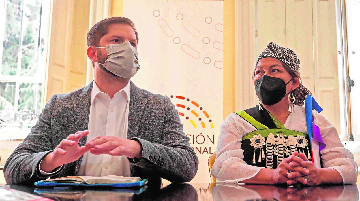 Boric ayer con la presidenta de la Convención Constitucional