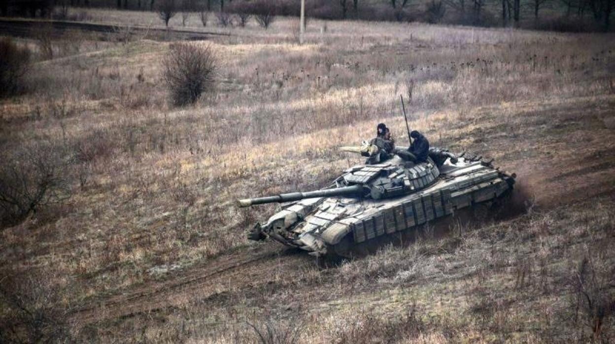 Fuerzas ucranianas participan en unas maniobras en la región de Donbass en abril de este año