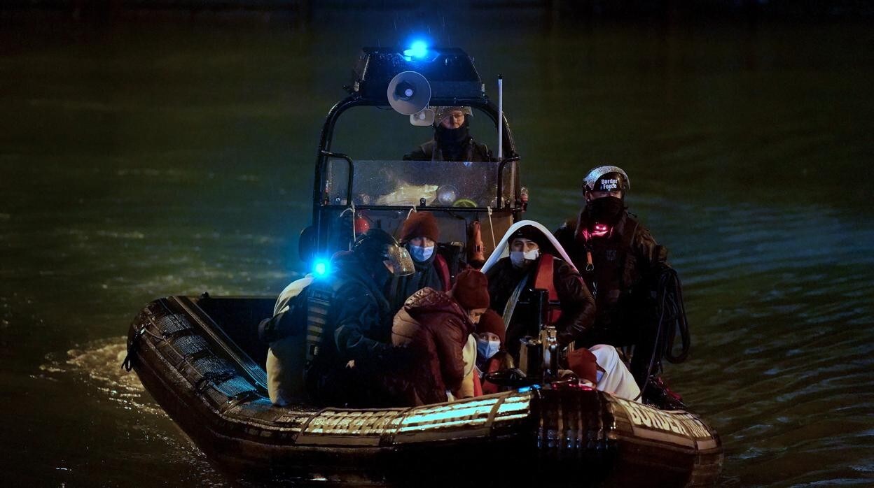 Al menos 30 inmigrantes muertos en tres naufragios frente a la costa griega