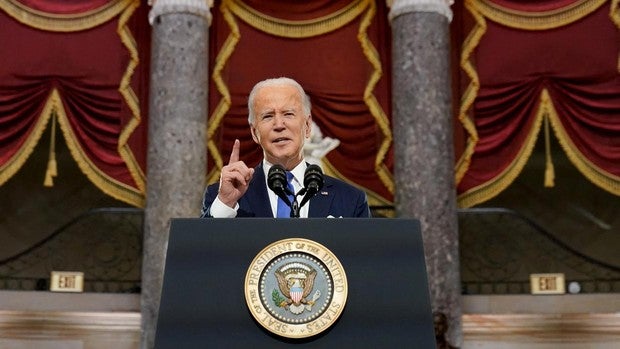 Biden culpa directamente a un Trump «fracasado» del saqueo del Capitolio hace un año