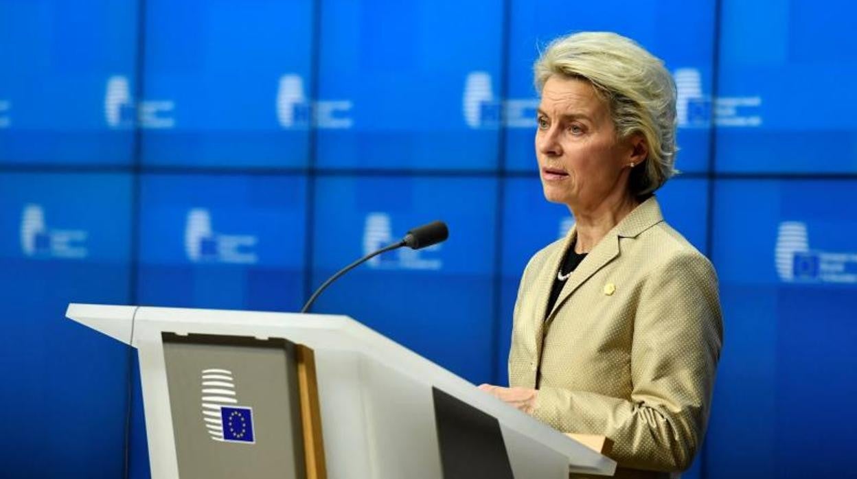 La presidenta de la Comisión Europea, Ursula von der Leyen, durante una rueda de prensa el pasado diciembre