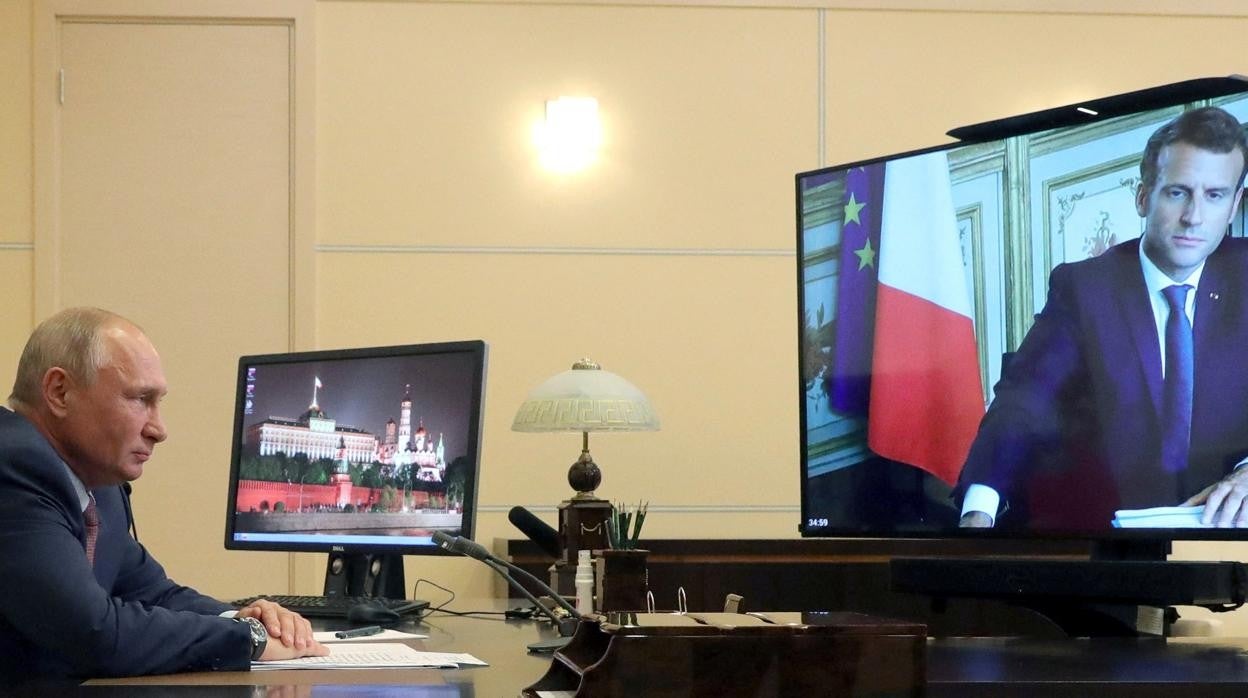 El presidente de Rusia, Vladímir Putin, durante su llamada con el presidente de Francia, Emmanuel Macron