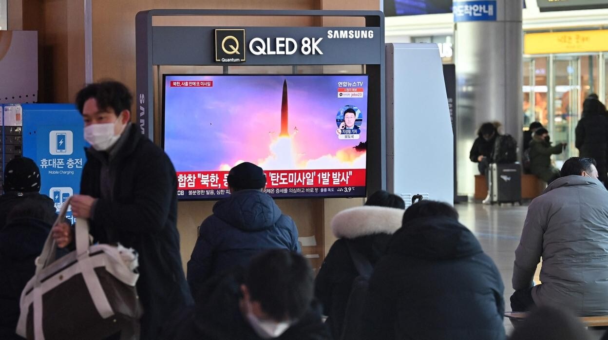 Un canal surcoreano retransmite el último lanzamiento norcoreano