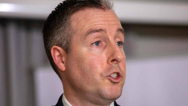 Renuncia el ministro principal de Irlanda del Norte como protesta por el protocolo del Brexit