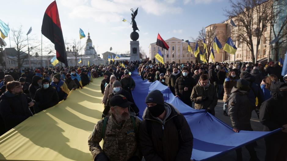 Manifestación nacionalista en Járkov para apoyar a las tropas ucranianas ante la amenaza de Rusia