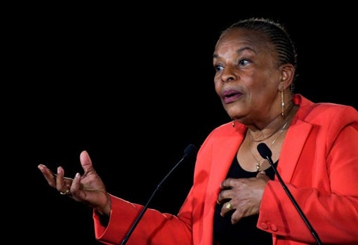 Christiane Taubira, una mujer de armas tomar, se presenta como una alternativa de renovación del socialismo francés