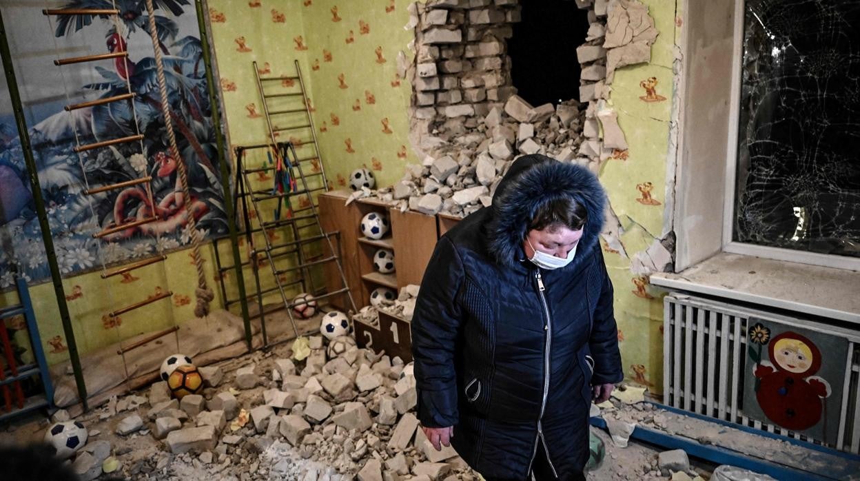 La guardería de Stanitsa Luganska, en territorio ucraniano, tras un ataque de rebeldes prorrusos