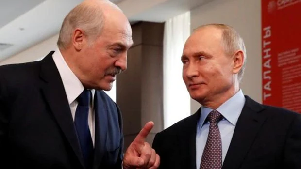 El presidente Putin y Alexander Lukashenko, durante una visita de este a Sochi en 2020