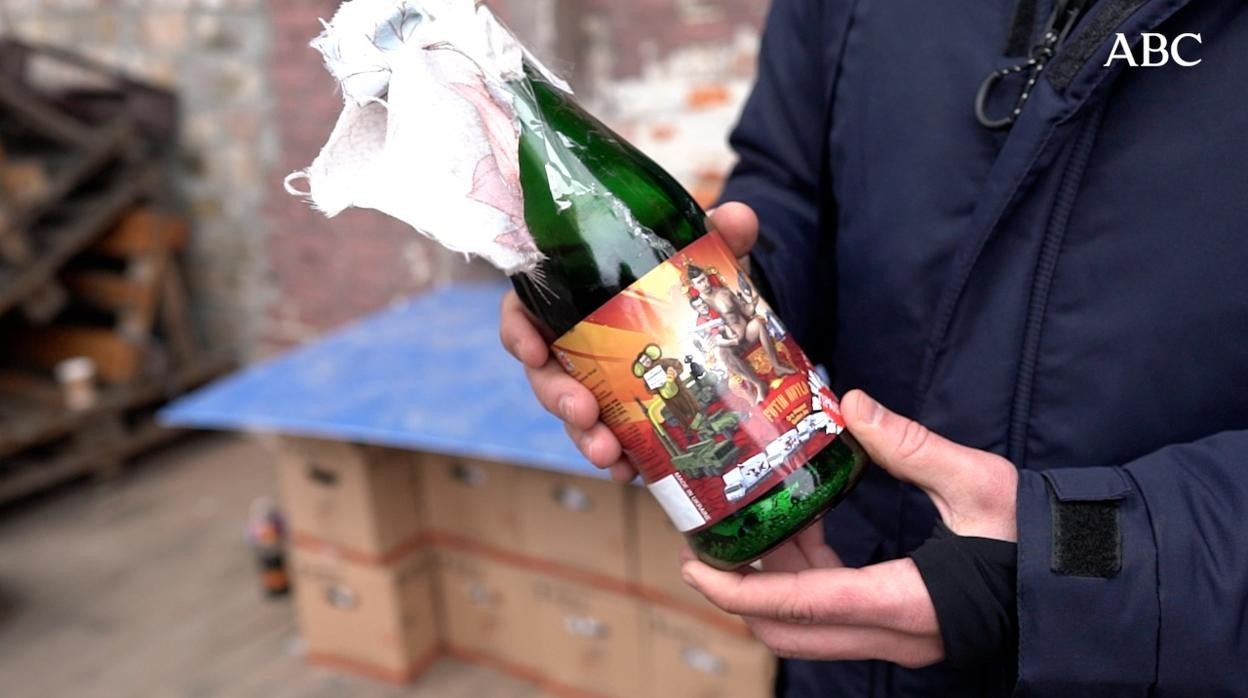 De fabricar cervezas con la cara de Putin a cócteles molotov