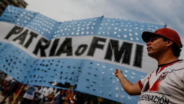 Argentina se salva de la quiebra gracias al acuerdo con el FMI