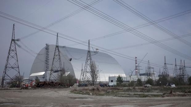 Las tropas rusas empiezan a retirarse de la central nuclear de Chernóbil tras contaminarse por radiación