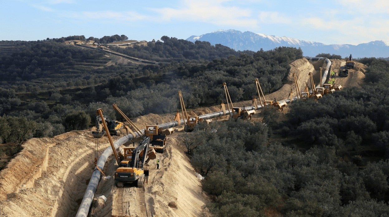 Obras de construcción del gasoducto Trans Adriático que une Grecia, Albania, 105 e Italia