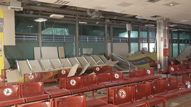 Pánico, derrumbamientos y estampidas de viajeros en el aeropuerto de Palermo por fuertes ráfagas de viento