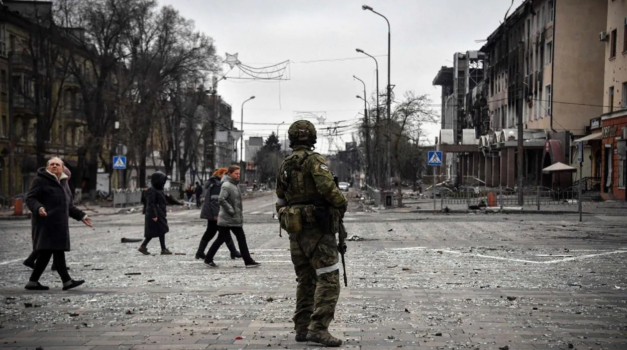 Putin afirma que la ofensiva rusa en Ucrania continúa «con calma» para minimizar bajas