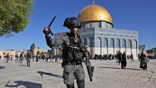 Al menos diez heridos en nuevos enfrentamientos en la Explanada de las Mezquitas de Jerusalén