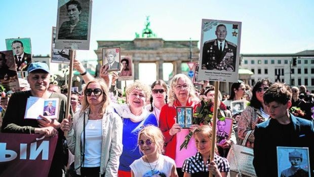 Marcha prorrusa en Berlín: «Ya os vencimos una vez. ¡A por el Reichstag!»