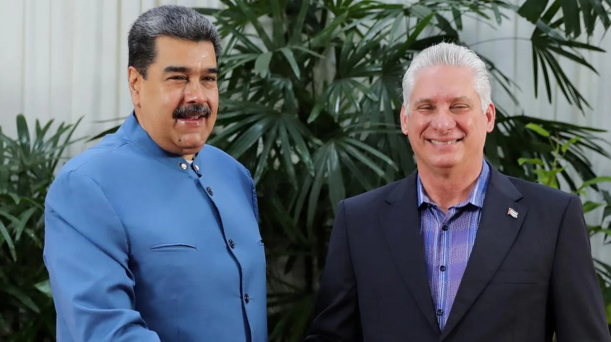 El líder chavista Nicolás Maduro y el presidente de Cuba, Miguel Díaz-Canel, durante la cumbre de La Habana