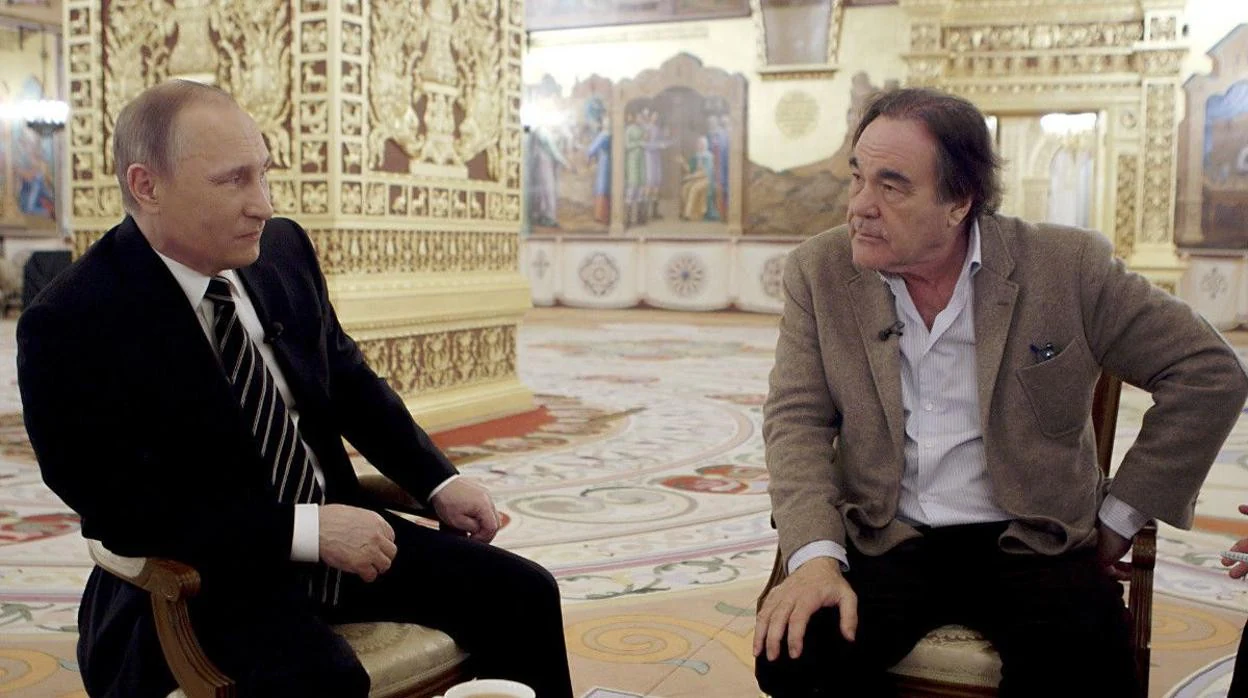 Vladimir Putin y Oliver Stone, en la serie documental que en España estrenó Movistar+