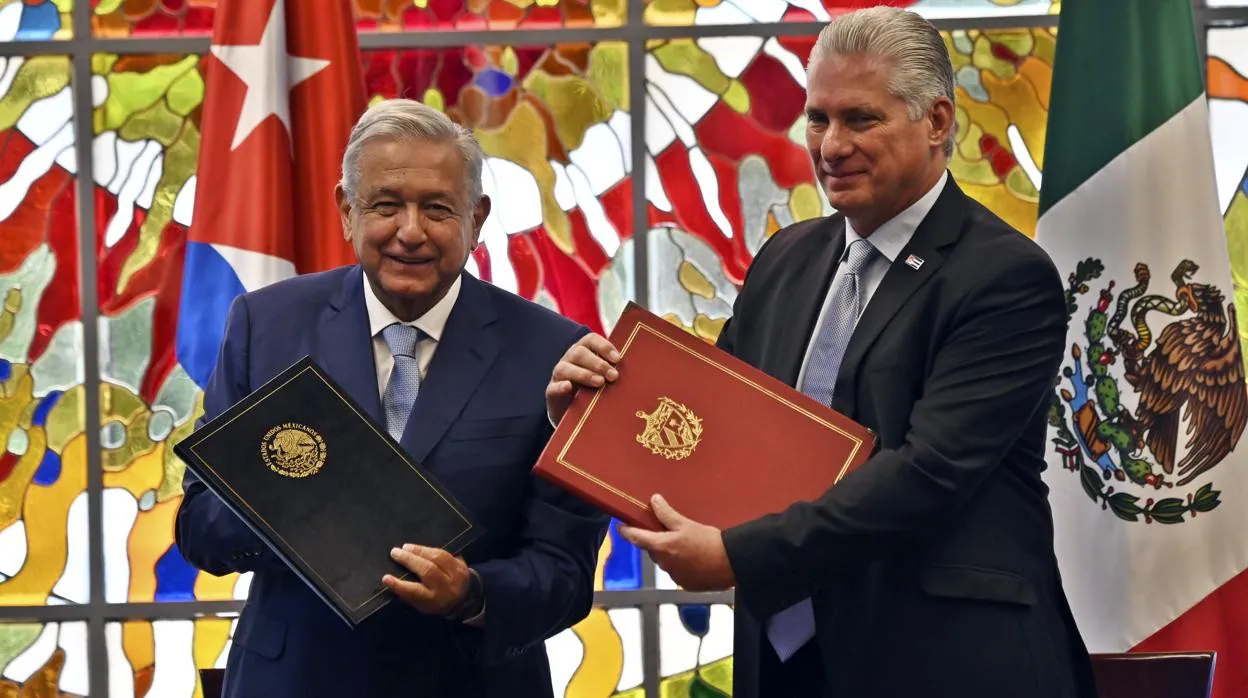 El presidente de México, Andrés Manuel López Obrador, y el de Cuba, Miguel Díaz-Canel