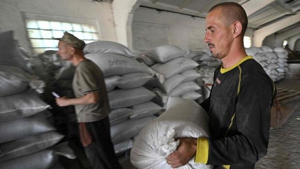 Matar de hambre a la población, el arma de guerra con la que Rusia vuelve a azotar a Ucrania