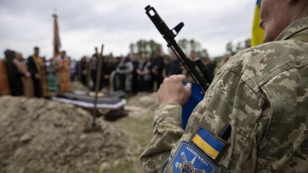 Ucrania registra entre 200 y 500 bajas diarias en su defensa del Donbass