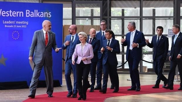 Los países de la UE confirman a Ucrania el estatus de país candidato