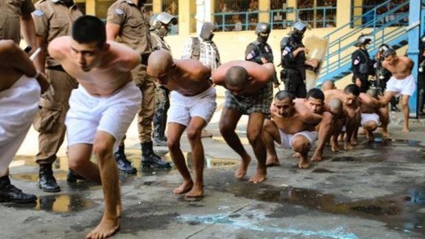 Estado de excepción en El Salvador: 42.000 detenidos, falsos delitos y casi 50 muertes en custodia