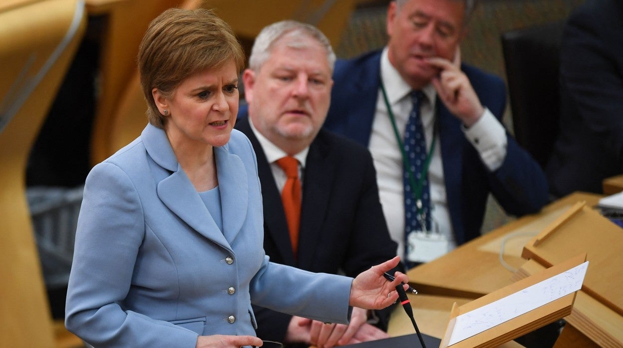 Nicola Sturgeon primera ministra de Escocia